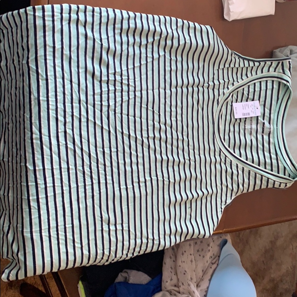 24/7 Maurices tank